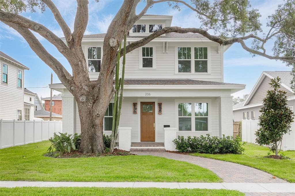 206 35TH AVENUE N ST PETERSBURG, FL 33704