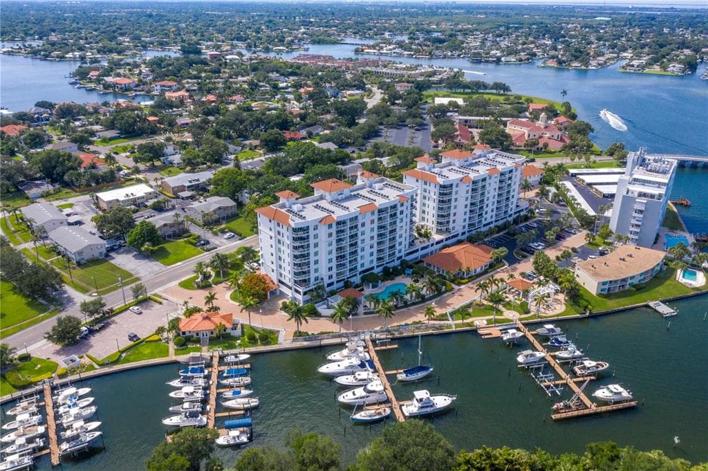 1325 SNELL ISLE BOULEVARD NE UNIT 412 ST PETERSBURG, FL 33704