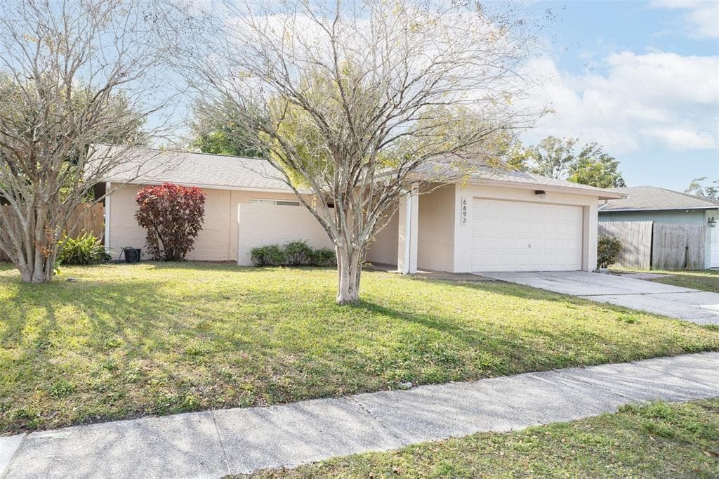 6893 CIRCLECREEK DRIVE