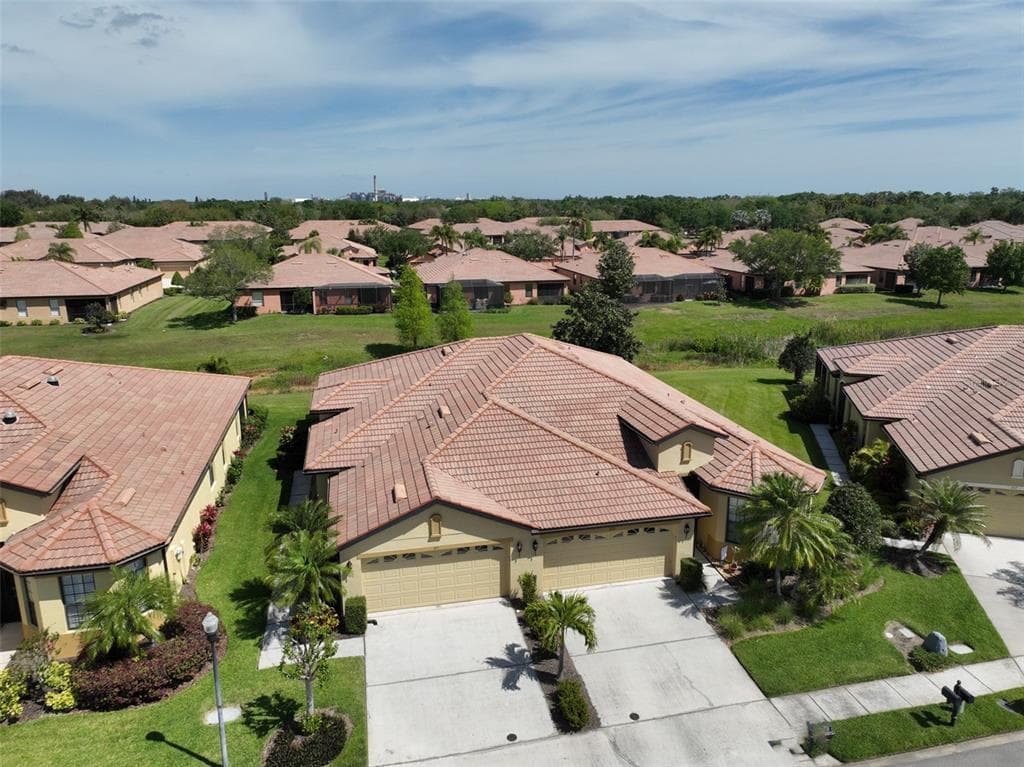 211 MYSTIC FALLS DRIVE APOLLO BEACH, FL 33572