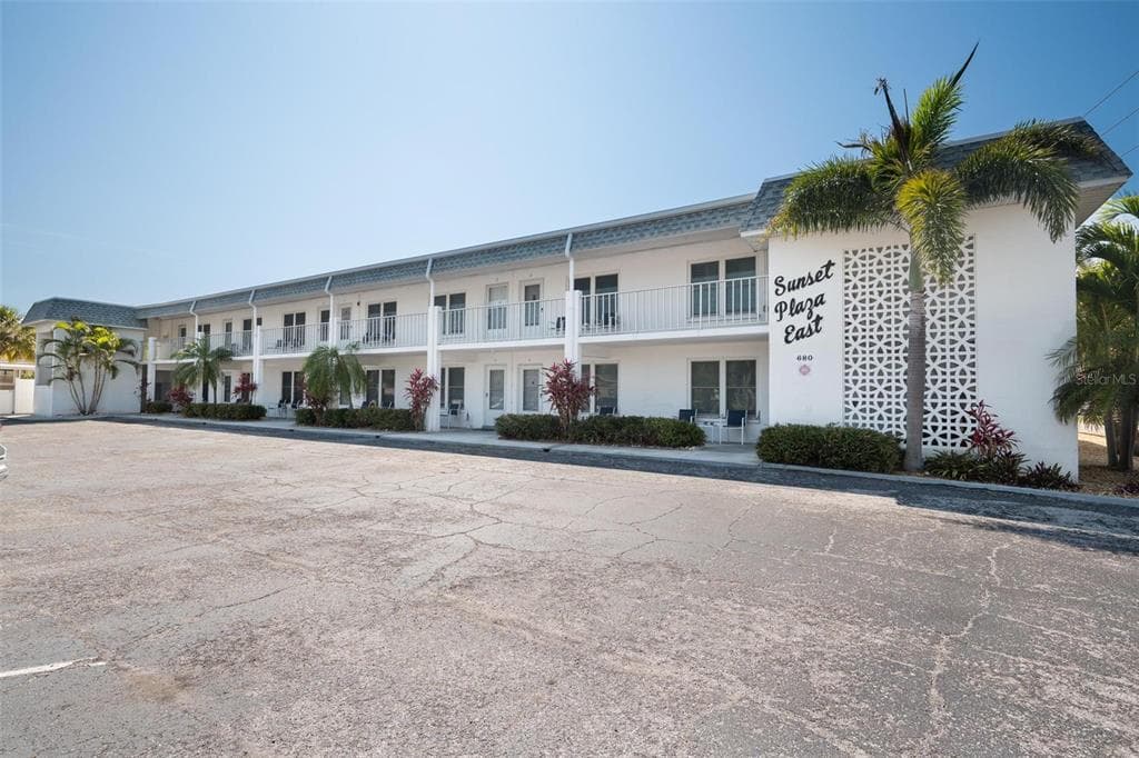 680 71ST AVENUE UNIT 10 ST PETE BEACH, FL 33706