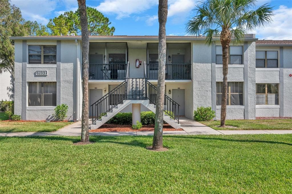 1933 OYSTER CATCHER LANE UNIT 722 CLEARWATER, FL 33762