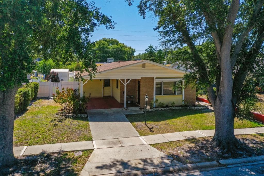 4403 S LANIER DRIVE TAMPA, FL 33616
