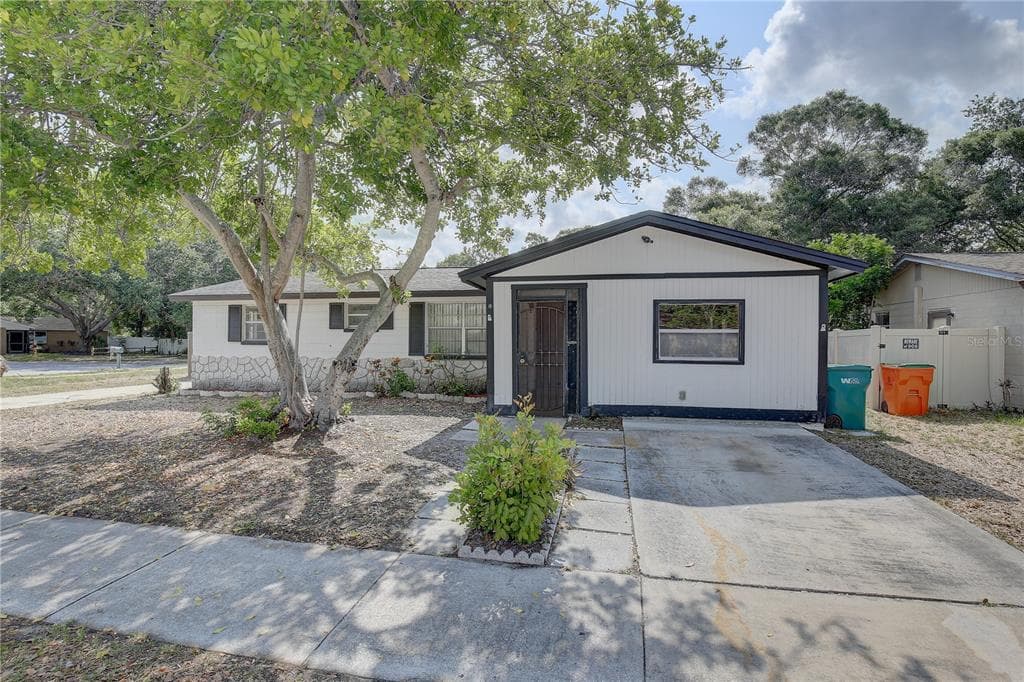 8809 91ST STREET SEMINOLE, FL 33777