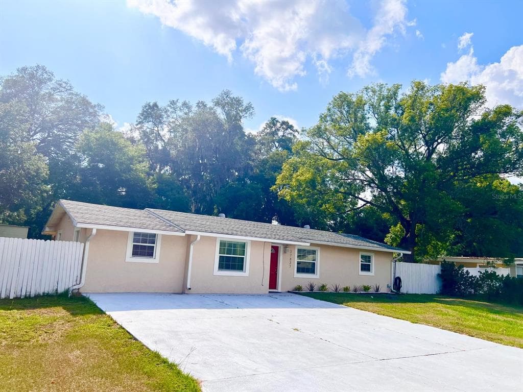 37837 HART CIRCLE ZEPHYRHILLS, FL 33542