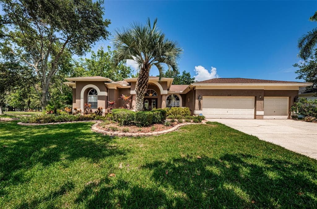 2228 WARWICK DRIVE