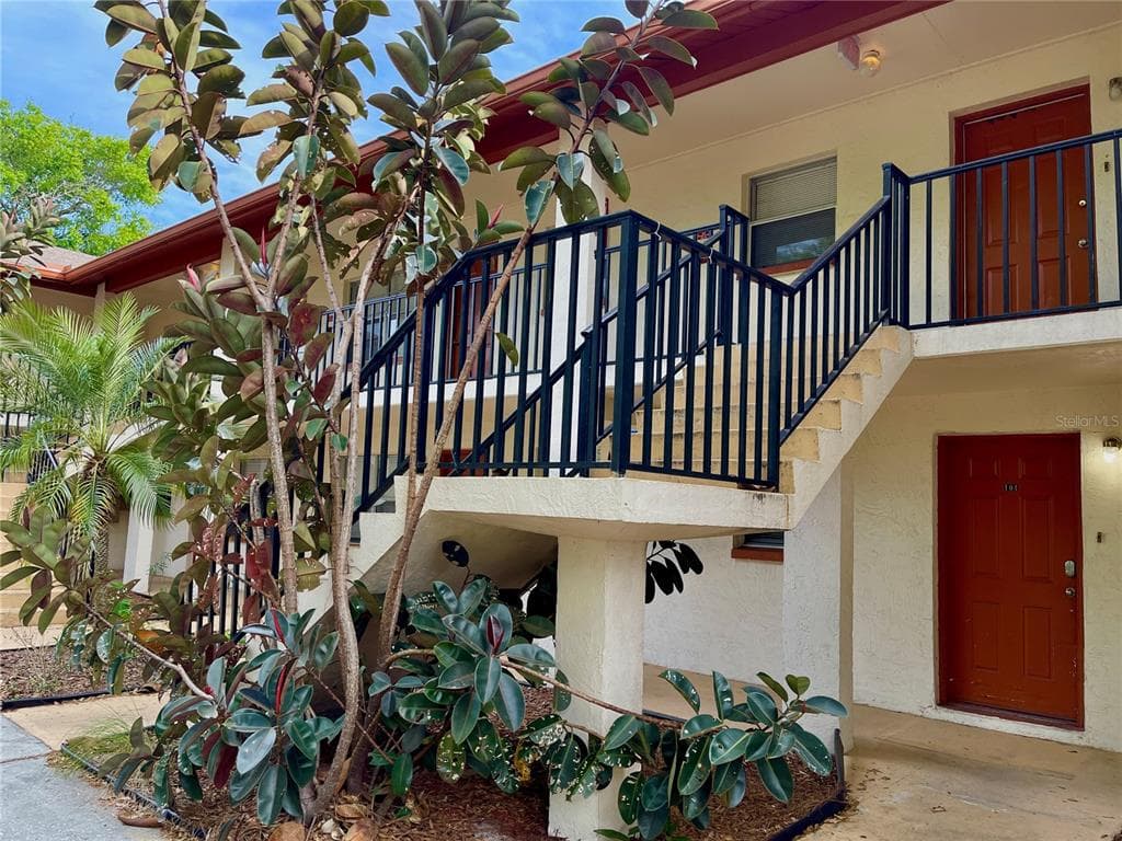 1767 LEO LANE S UNIT 205 CLEARWATER, FL 33755