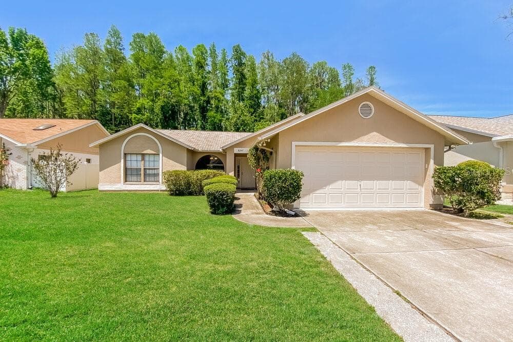 8247 ROYAL HART DRIVE NEW PORT RICHEY, FL 34653