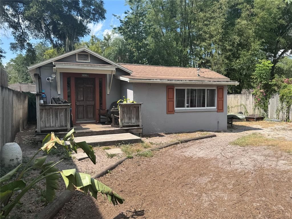 1806 E POWHATAN AVENUE UNIT 1/2 TAMPA, FL 33610