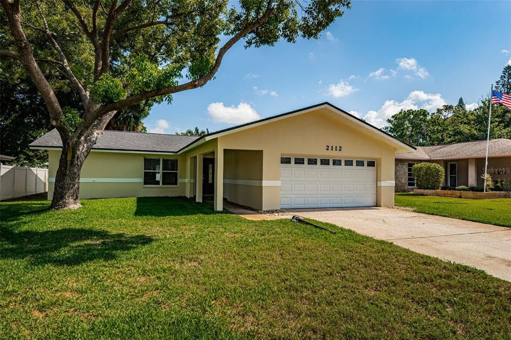 2112 BRAMBLEWOOD DRIVE N CLEARWATER, FL 33763