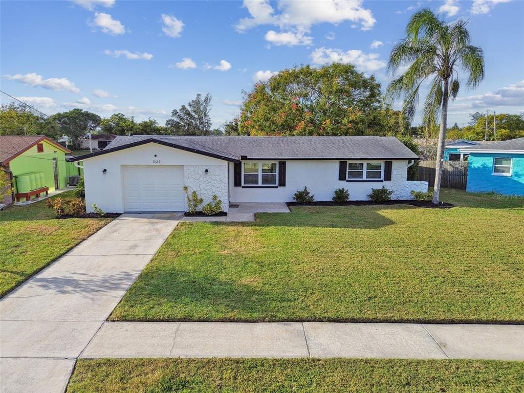 1529 ALAMEDA DRIVE HOLIDAY, FL 34690
