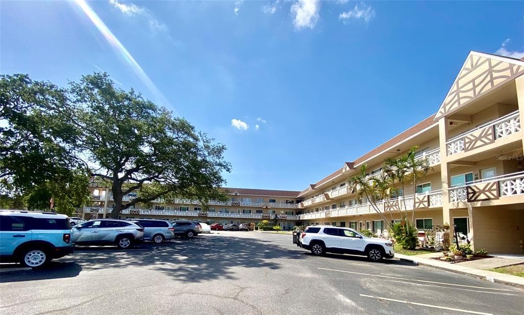 2311 BRISBANE STREET UNIT 21 CLEARWATER, FL 33763