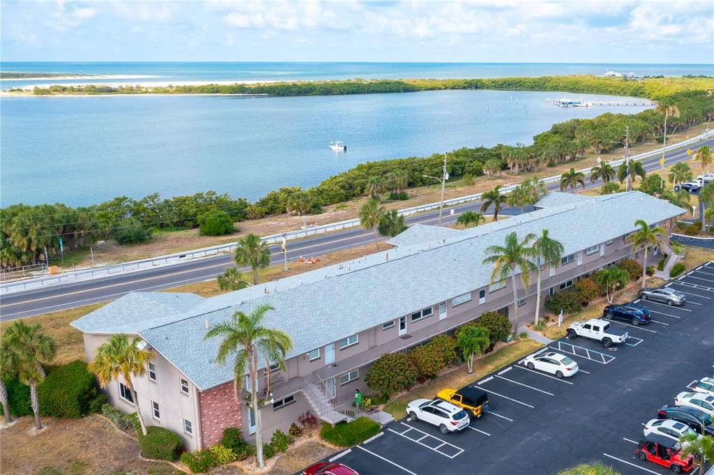 2 CAUSEWAY BLVD UNIT #208 DUNEDIN, FL 34698