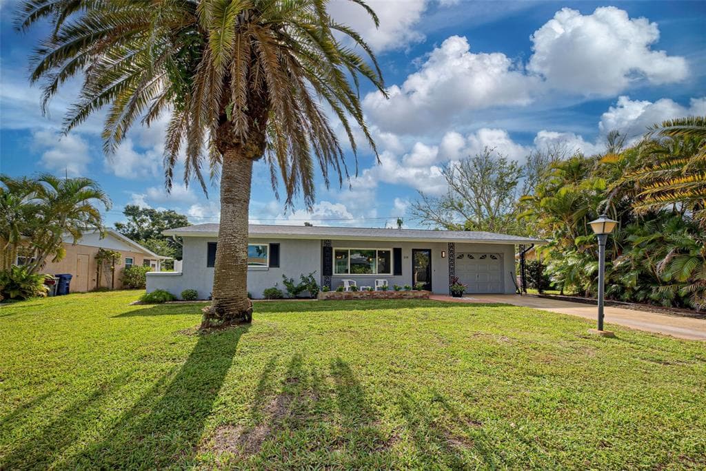 138 ALGIERS DRIVE VENICE, FL 34293
