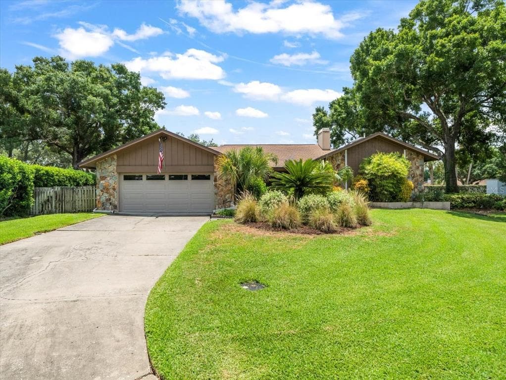 13903 LAKE BLUFF COURT TAMPA, FL 33624