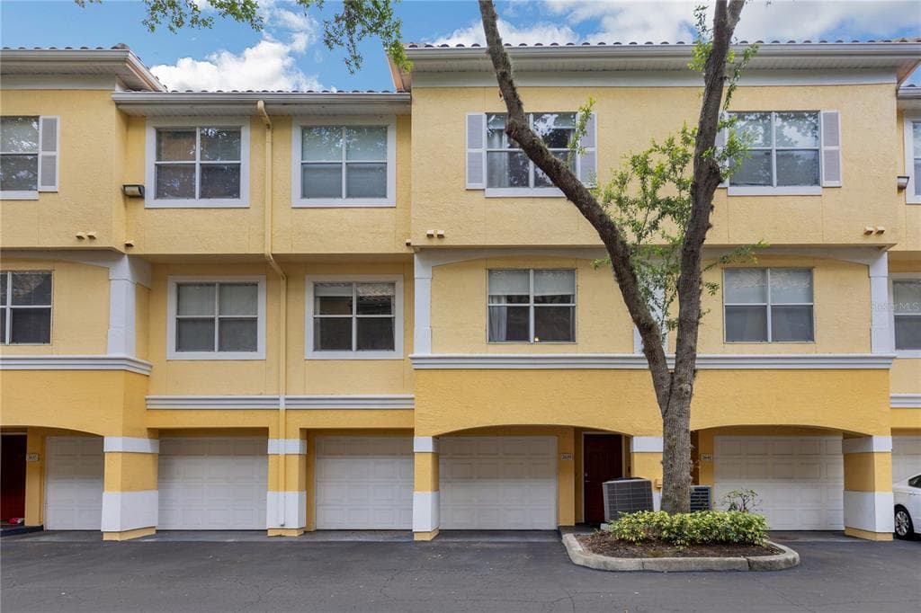 2639 LEGACY VILLAS DRIVE UNIT 2639 MAITLAND, FL 32751