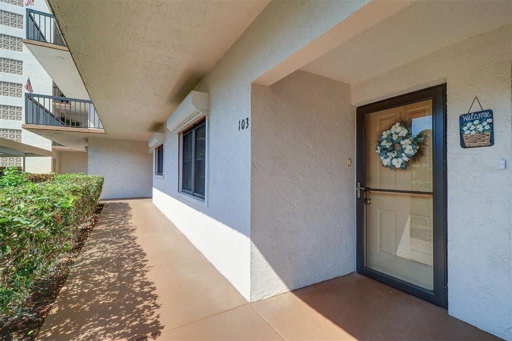 8186 TERRACE GARDEN DRIVE N UNIT 103 ST PETERSBURG, FL 33709