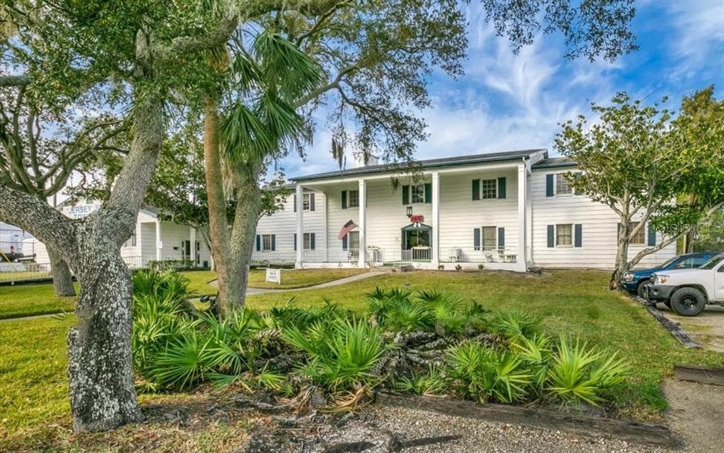 17722 US HIGHWAY 19 N CLEARWATER, FL 33764