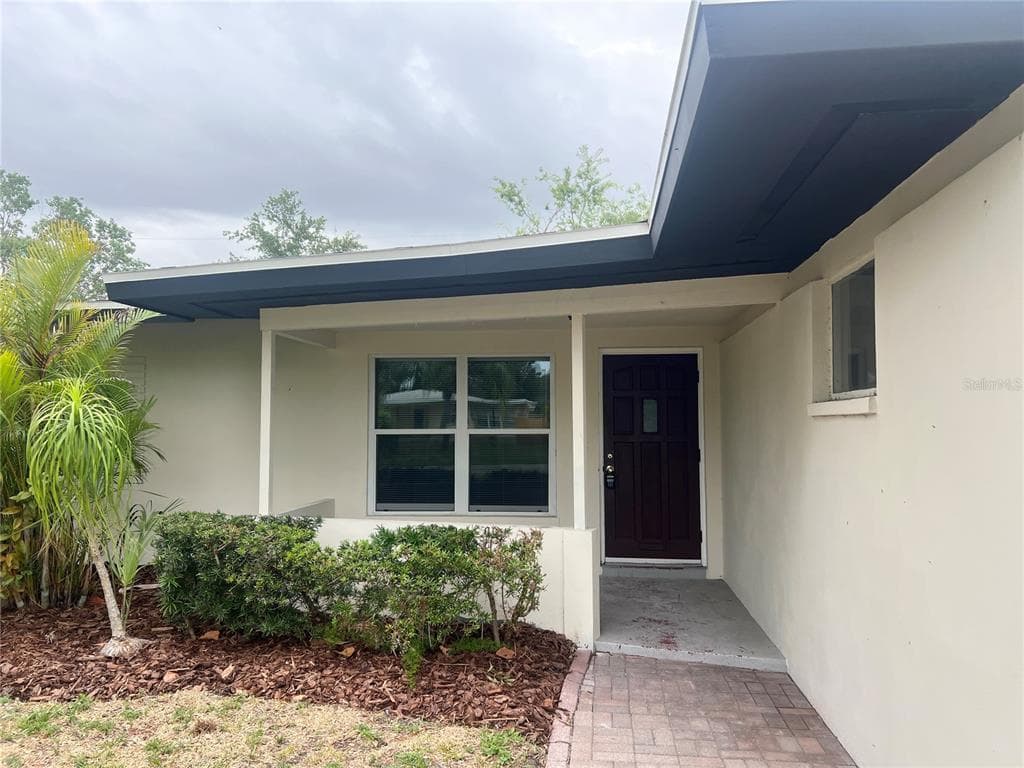 2489 DEL RIO WAY DUNEDIN, FL 34698