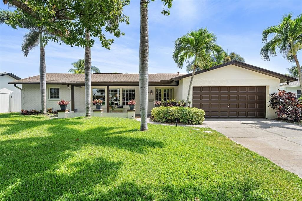 1468 54TH AVENUE NE ST PETERSBURG, FL 33703