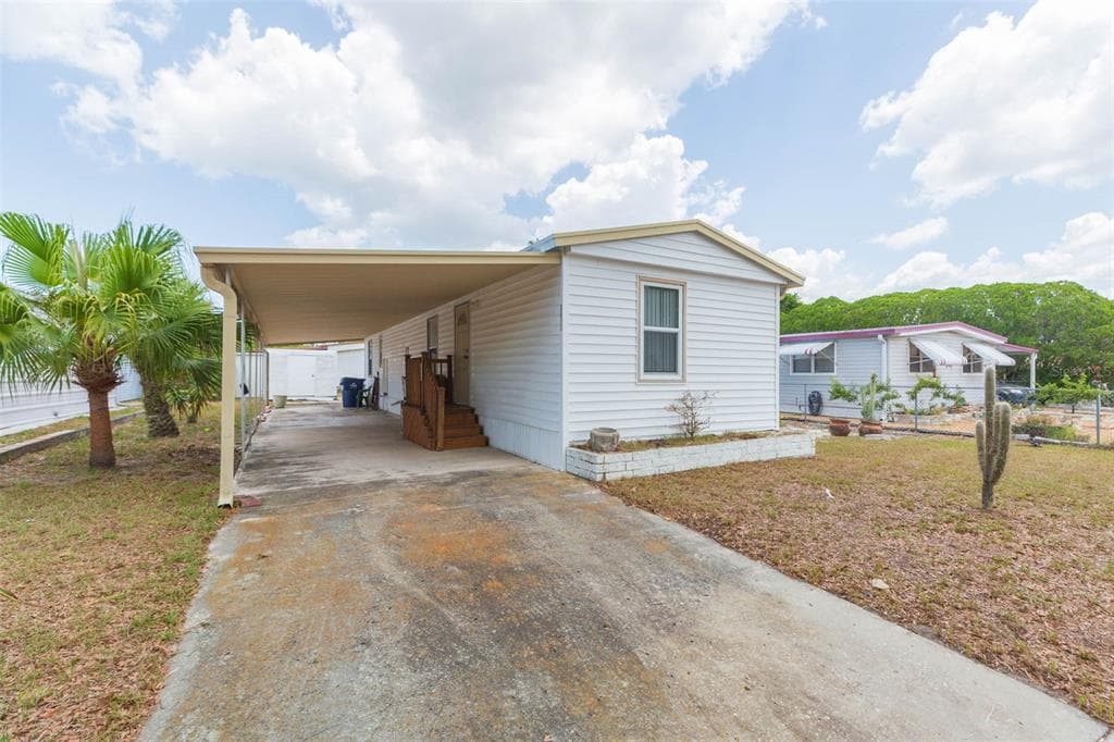 6611 LIMERICK AVENUE NEW PORT RICHEY, FL 34653