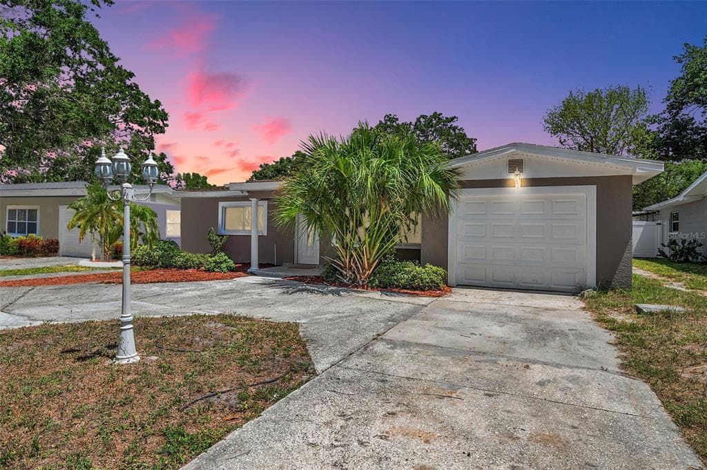 8341 41ST AVENUE N ST PETERSBURG, FL 33709