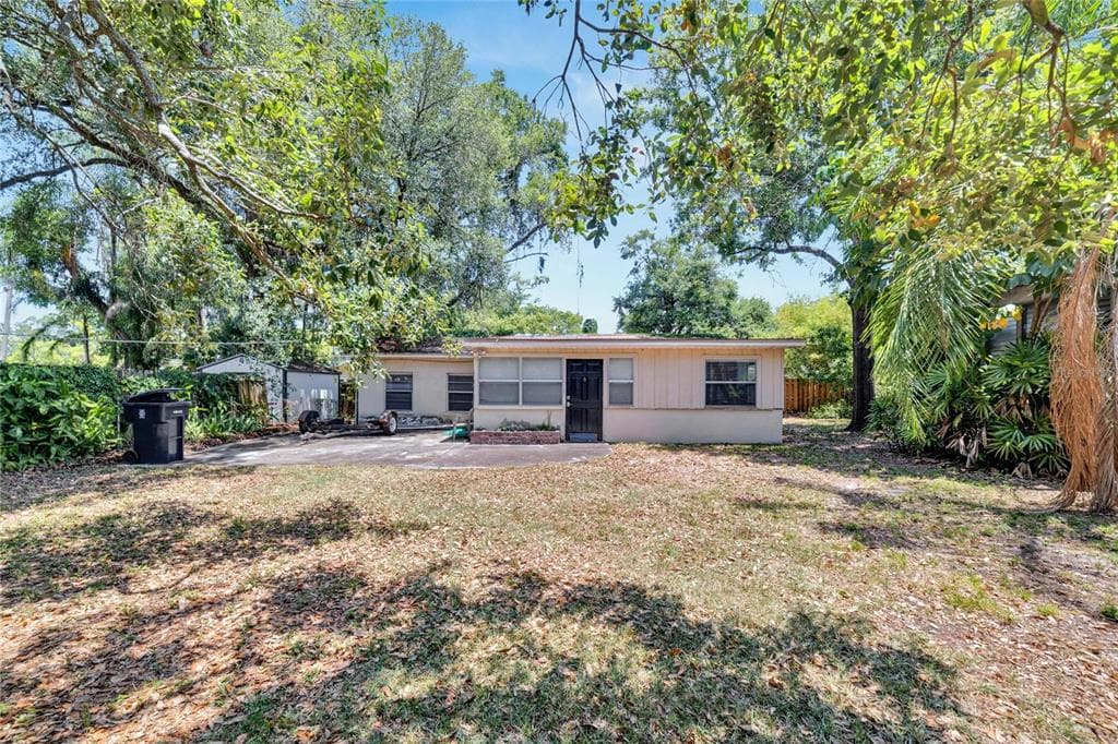 319 W WILDER AVENUE TAMPA, FL 33603