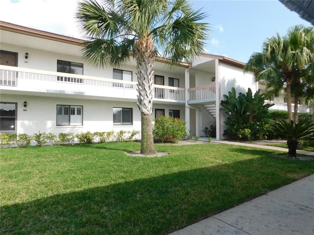 176 LAKEVIEW WAY OLDSMAR, FL 34677