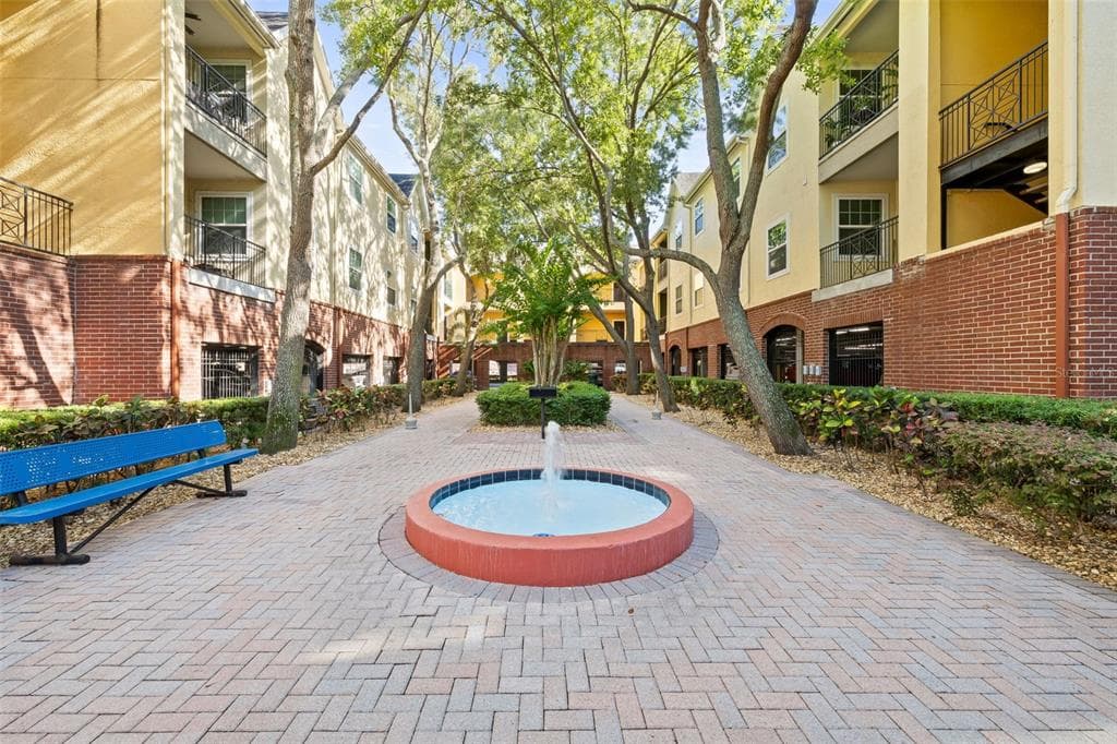 2010 E PALM AVE UNIT 15211 TAMPA, FL 33605