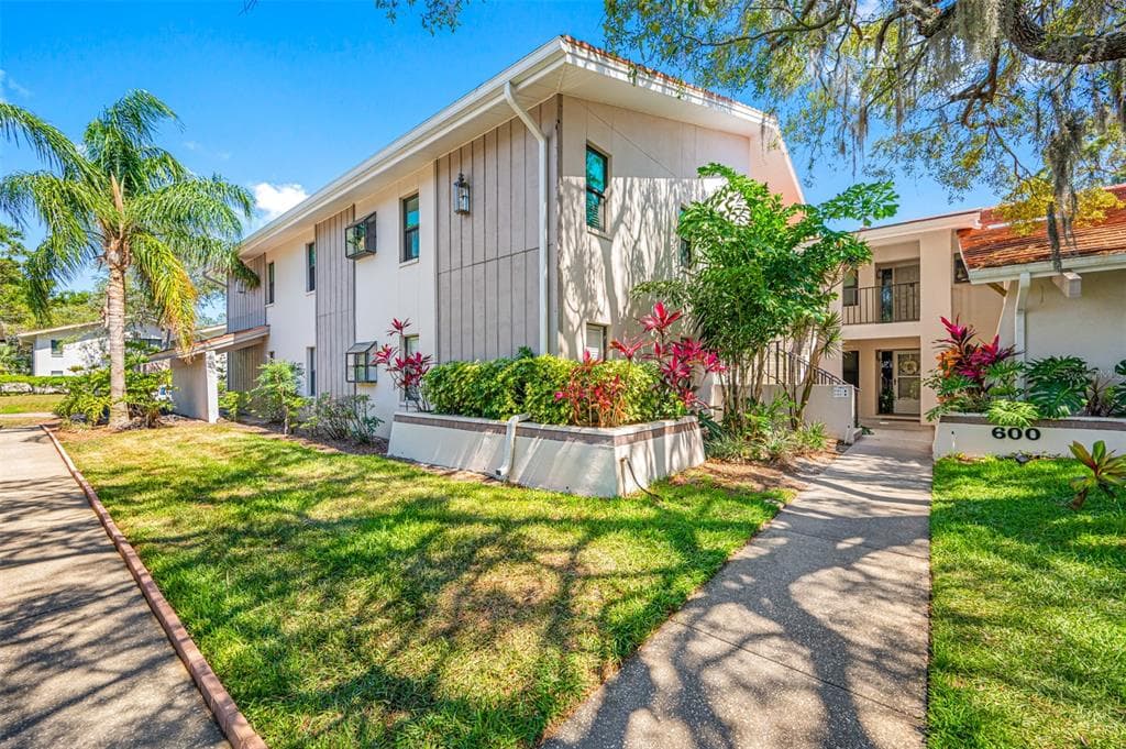 300 S FLORIDA AVENUE UNIT 600H TARPON SPRINGS, FL 34689