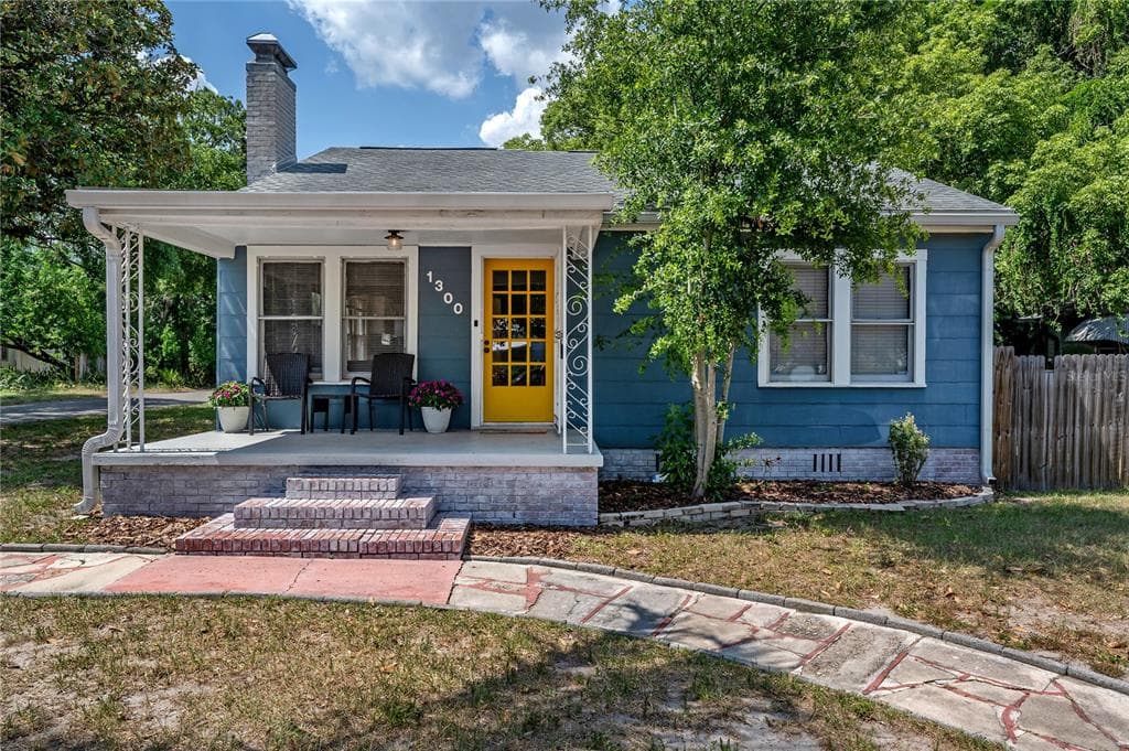 1300 E HENRY AVENUE TAMPA, FL 33604
