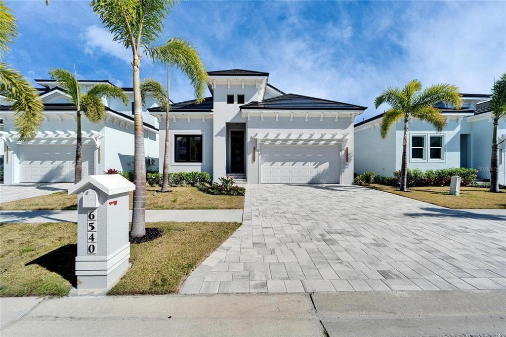 6540 SIMONE SHORES CIRCLE APOLLO BEACH, FL 33572