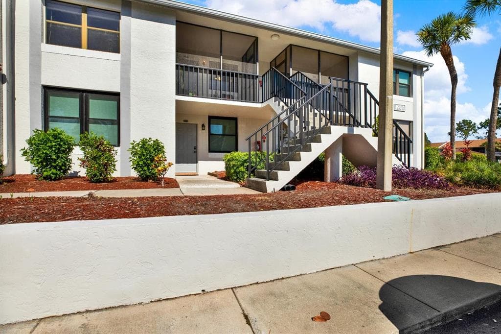 1964 LAUGHING GULL LANE UNIT 1325 CLEARWATER, FL 33762