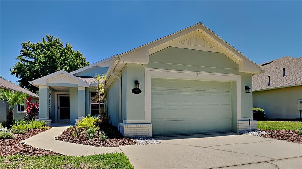 222 STONINGTON WAY DELAND, FL 32724