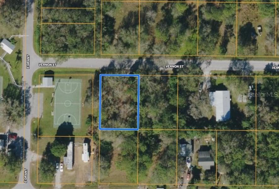 1043 VERNON STREET FELLSMERE, FL 32948