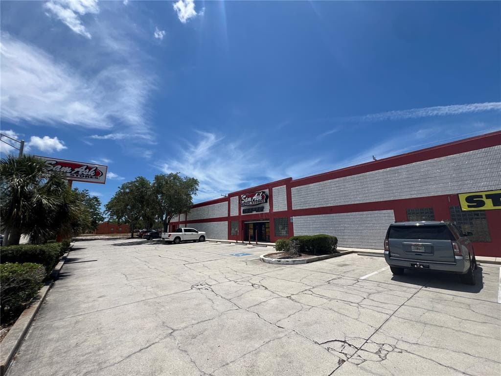 7606 N TAMIAMI TRAIL SARASOTA, FL 34243
