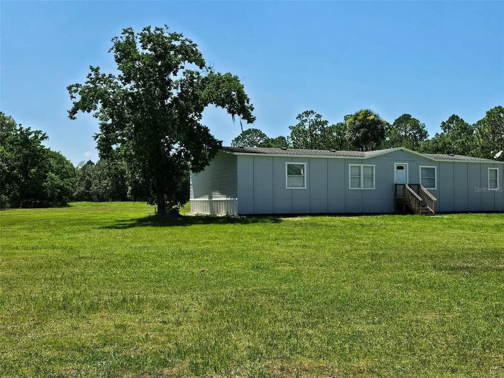 1236 SUTTON TRAIL GENEVA, FL 32732