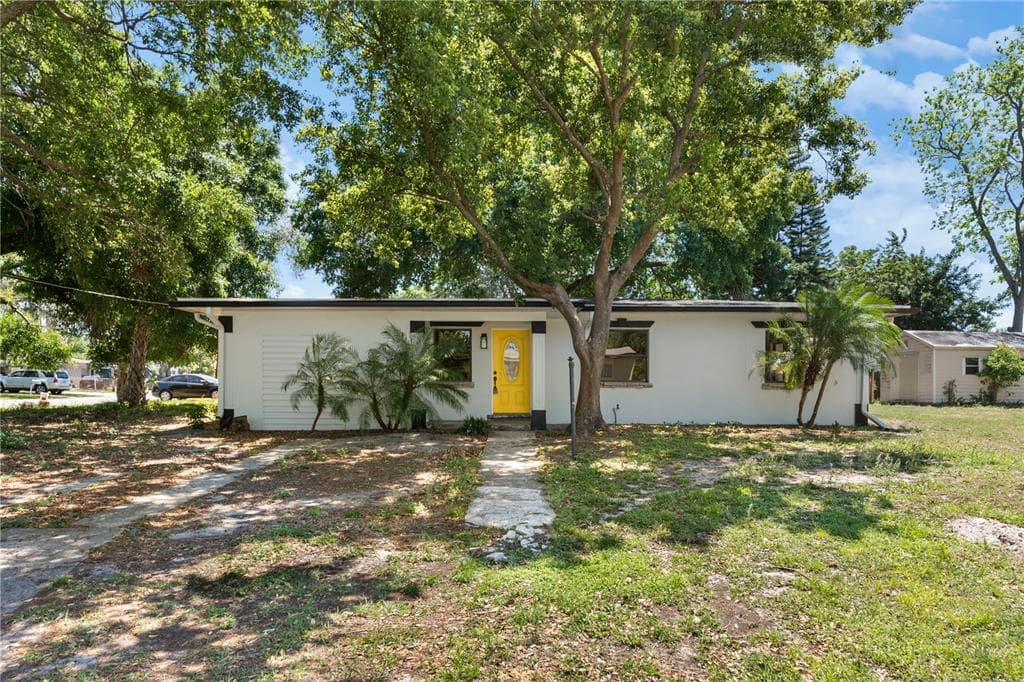 2805 AVENUE J NW WINTER HAVEN, FL 33881