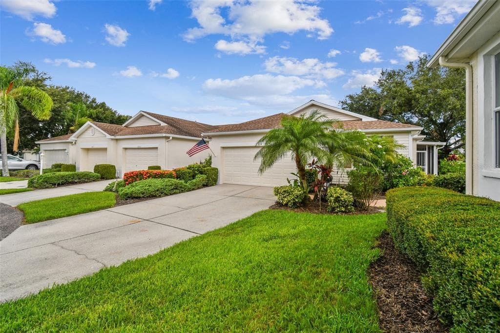2604 NIGHTCAP COURT UNIT 4 SUN CITY CENTER, FL 33573