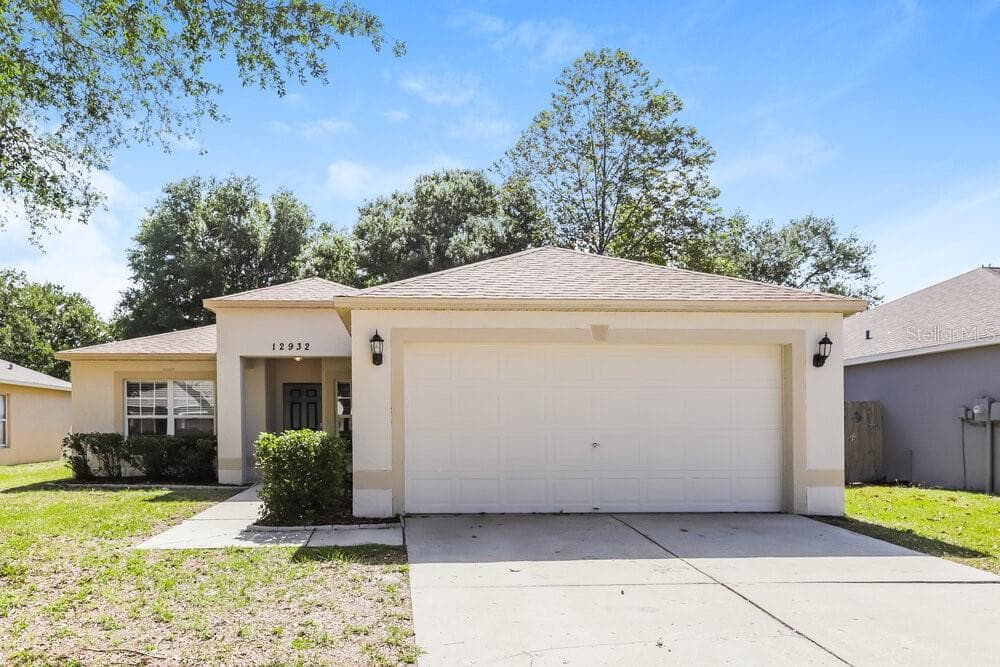 12932 KINGS LAKE DRIVE GIBSONTON, FL 33534