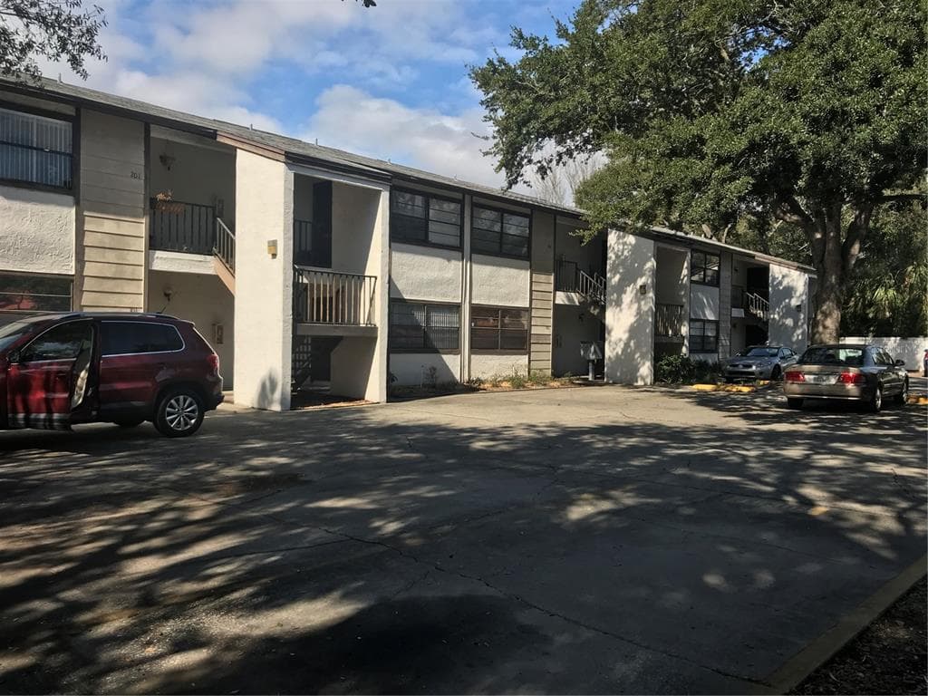 4809 S MOUND AVENUE UNIT 102 TAMPA, FL 33611
