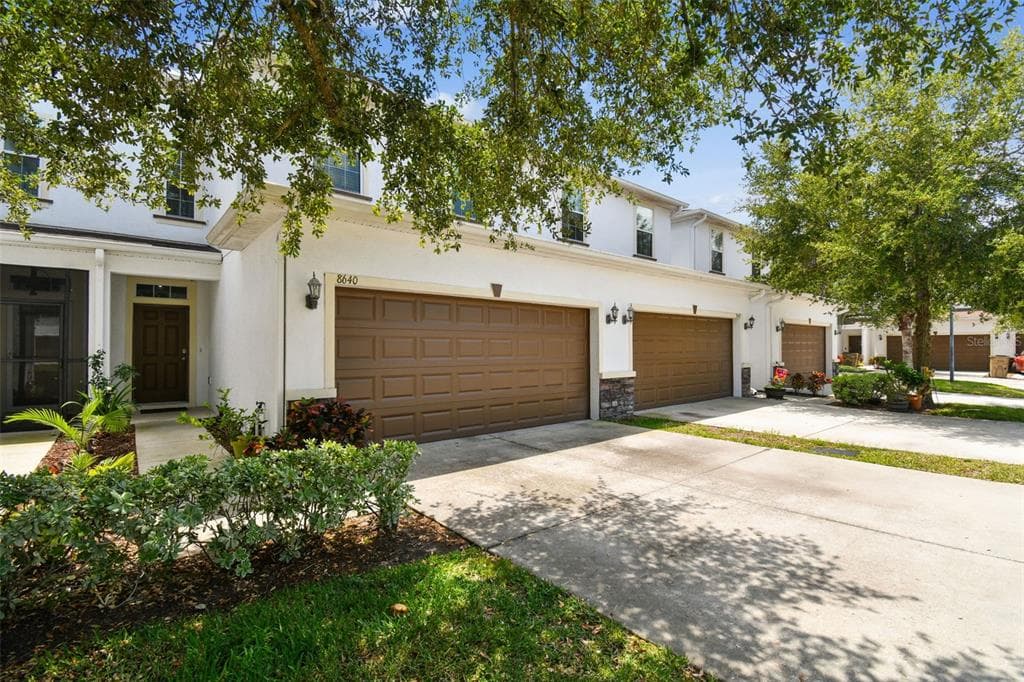 8640 MIRAMAR TERRACE CIRCLE TEMPLE TERRACE, FL 33637