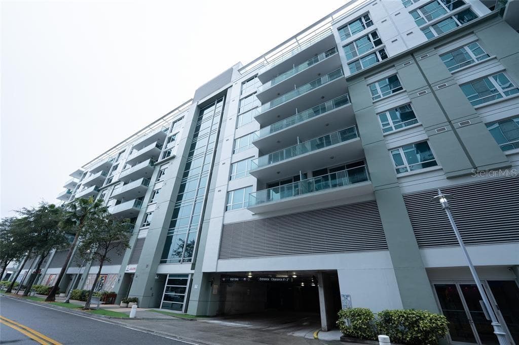 111 N 12TH STREET UNIT 1524 TAMPA, FL 33602