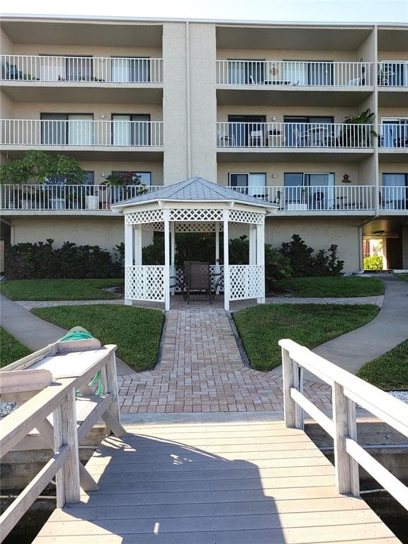 719 PINELLAS BAYWAY S UNIT 308 ST PETERSBURG, FL 33715