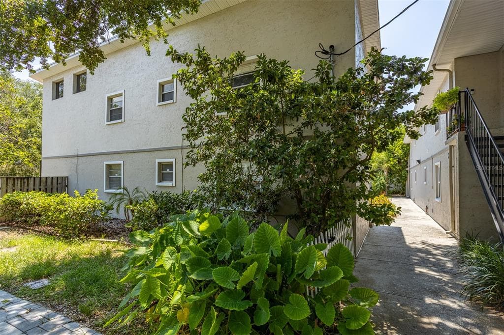 1011 S MOODY AVENUE UNIT 12 TAMPA, FL 33629