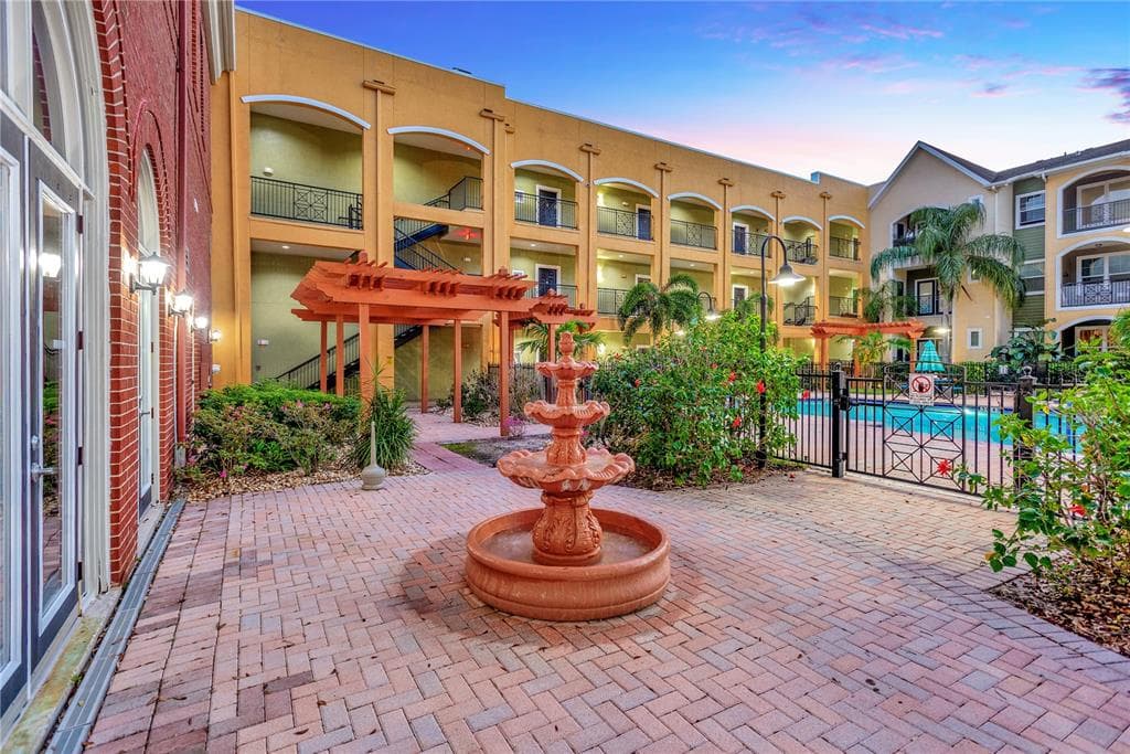 1910 E PALM AVENUE UNIT 13201 TAMPA, FL 33605