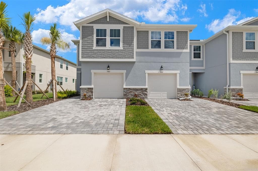 5583 BROOKLET WOODS DRIVE WESLEY CHAPEL, FL 33545