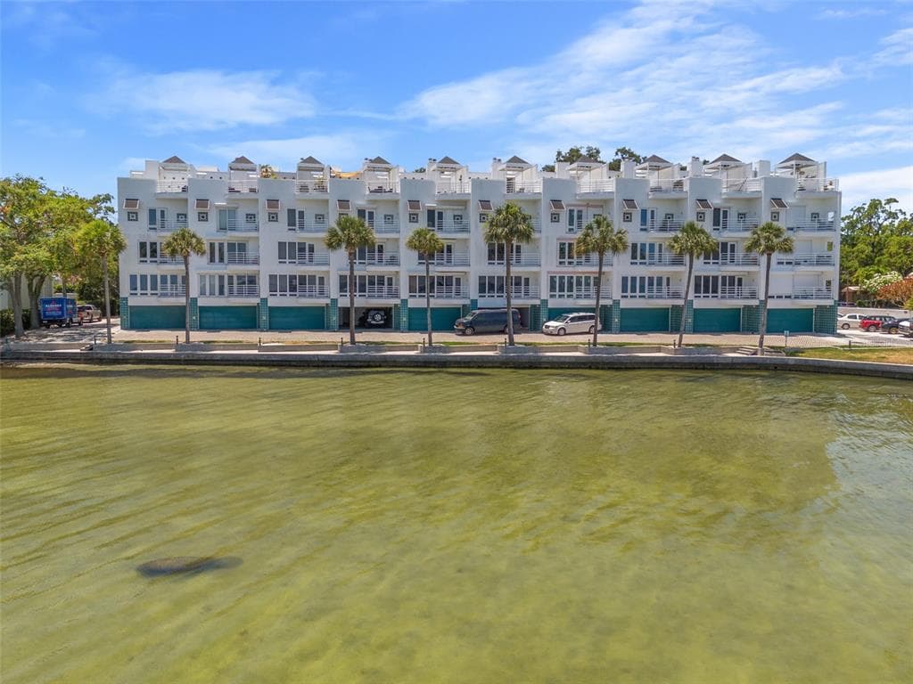 4950 BAYSHORE BOULEVARD UNIT 9 TAMPA, FL 33611