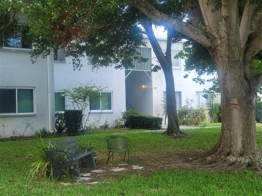 811 N KEENE ROAD UNIT V8 (D) CLEARWATER, FL 33755