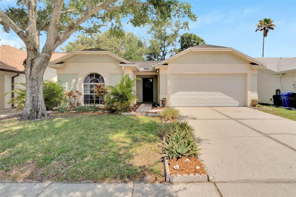 1112 BLOOM HILL AVENUE VALRICO, FL 33596